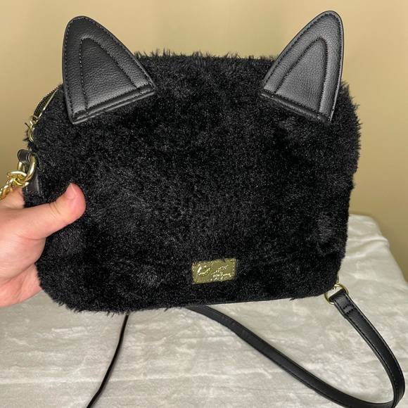 Betsey Johnson Black Fuzzy Glitter Cat Crossbody - Picture 4 of 10